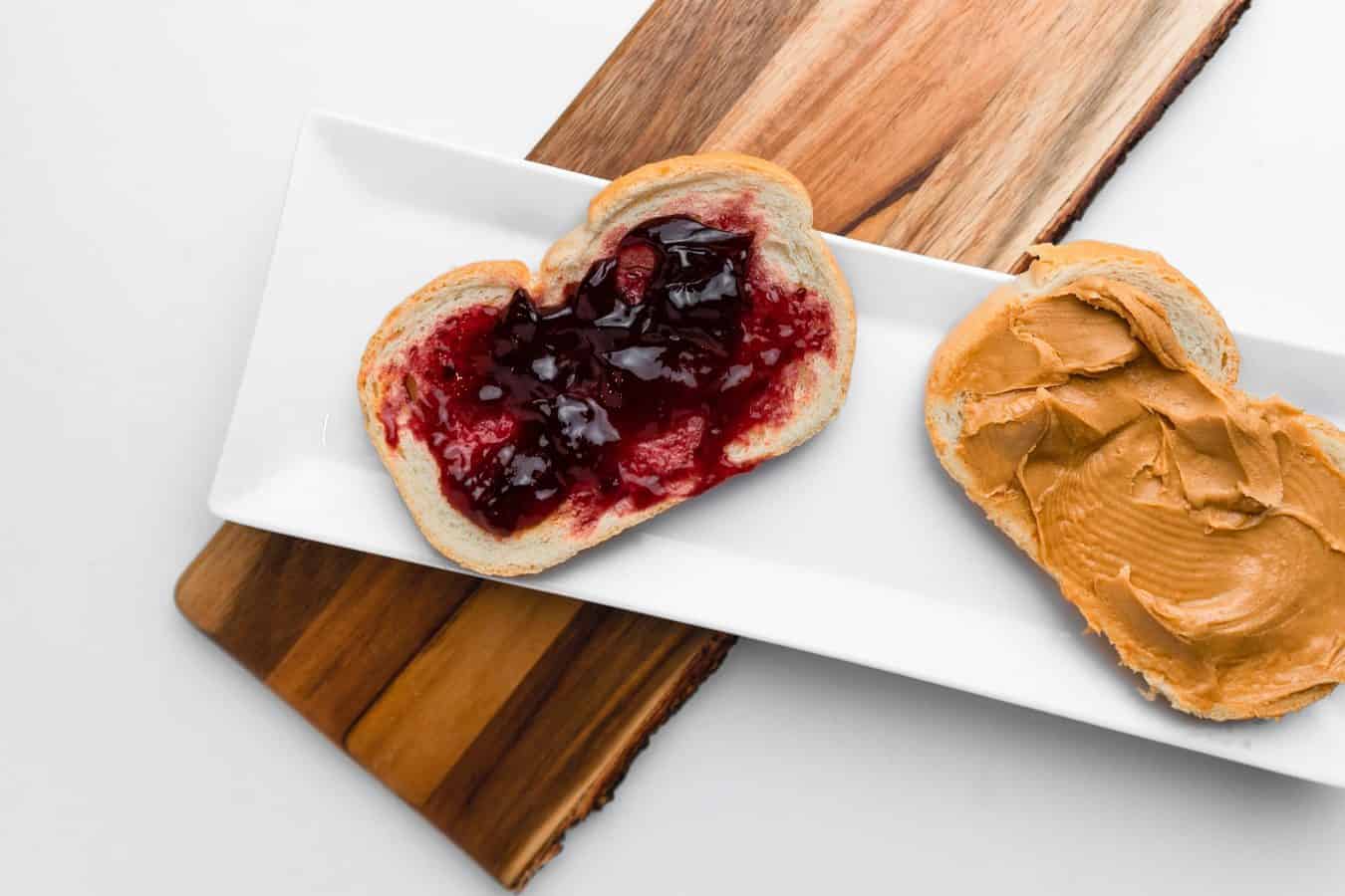 peanut-butter-and-jelly-sanwich