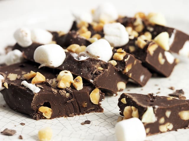 fudge-with-nuts-and-marshmallows