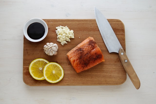 smoked-salmon-on-cutting-board