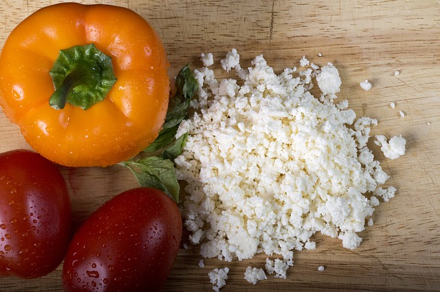 crumbled-feta-with-bell-peppers