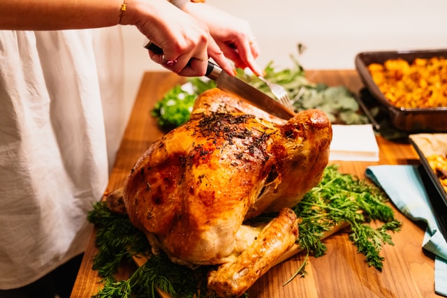 Cutting-into-roasted-turkey