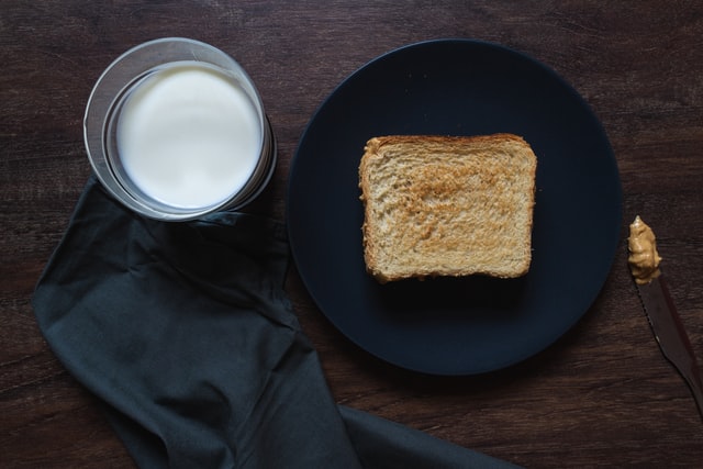 lightly, crisp toast with milk