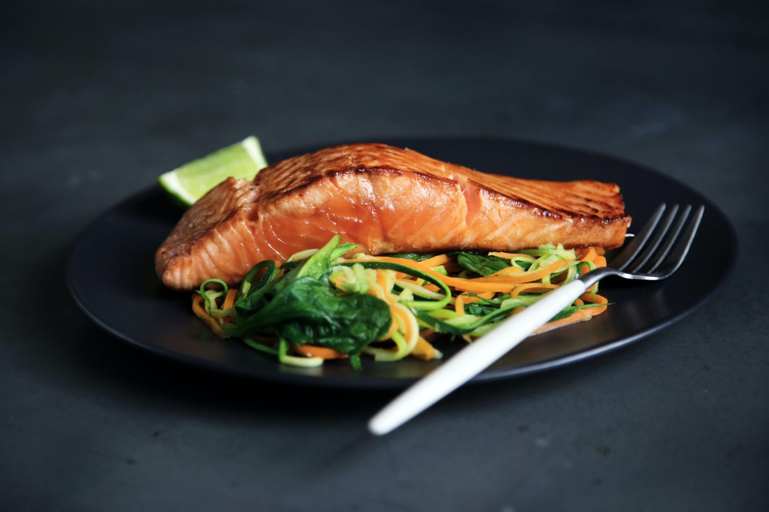 cooked-salmon-on-plate