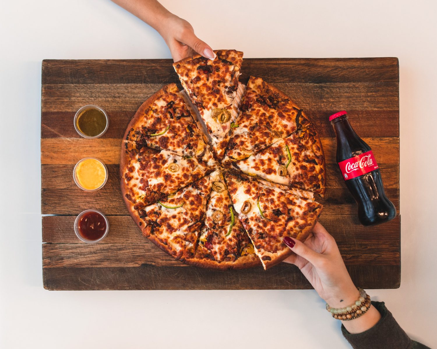 sharing-pizza