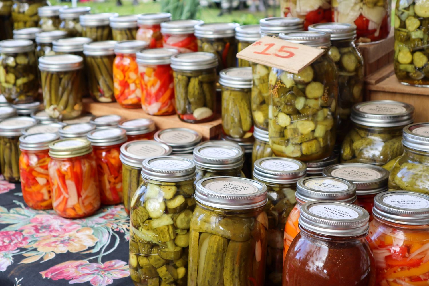 jars-of-pickled-vegetables