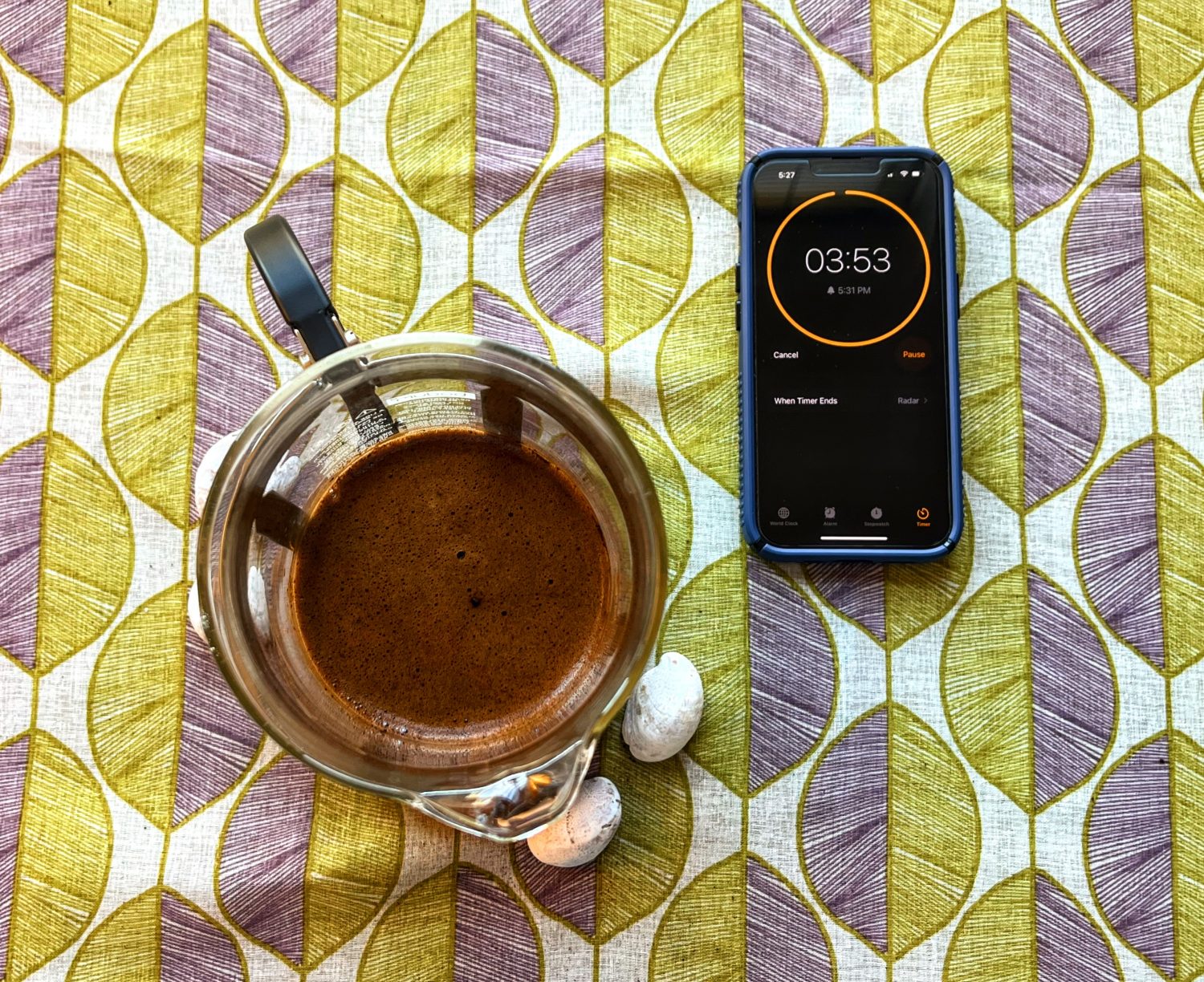 french-press-coffee-steeping-next-to-phone-timer