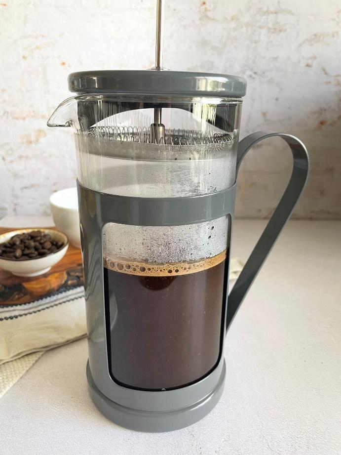 plunging-french-press