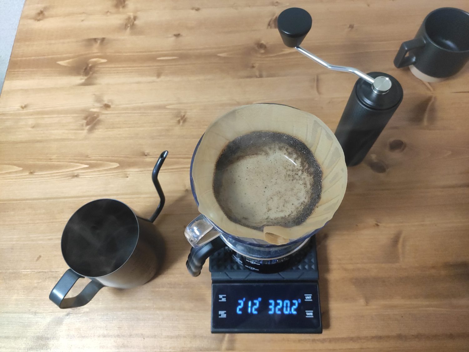 coffee-steeping-in-pour-over