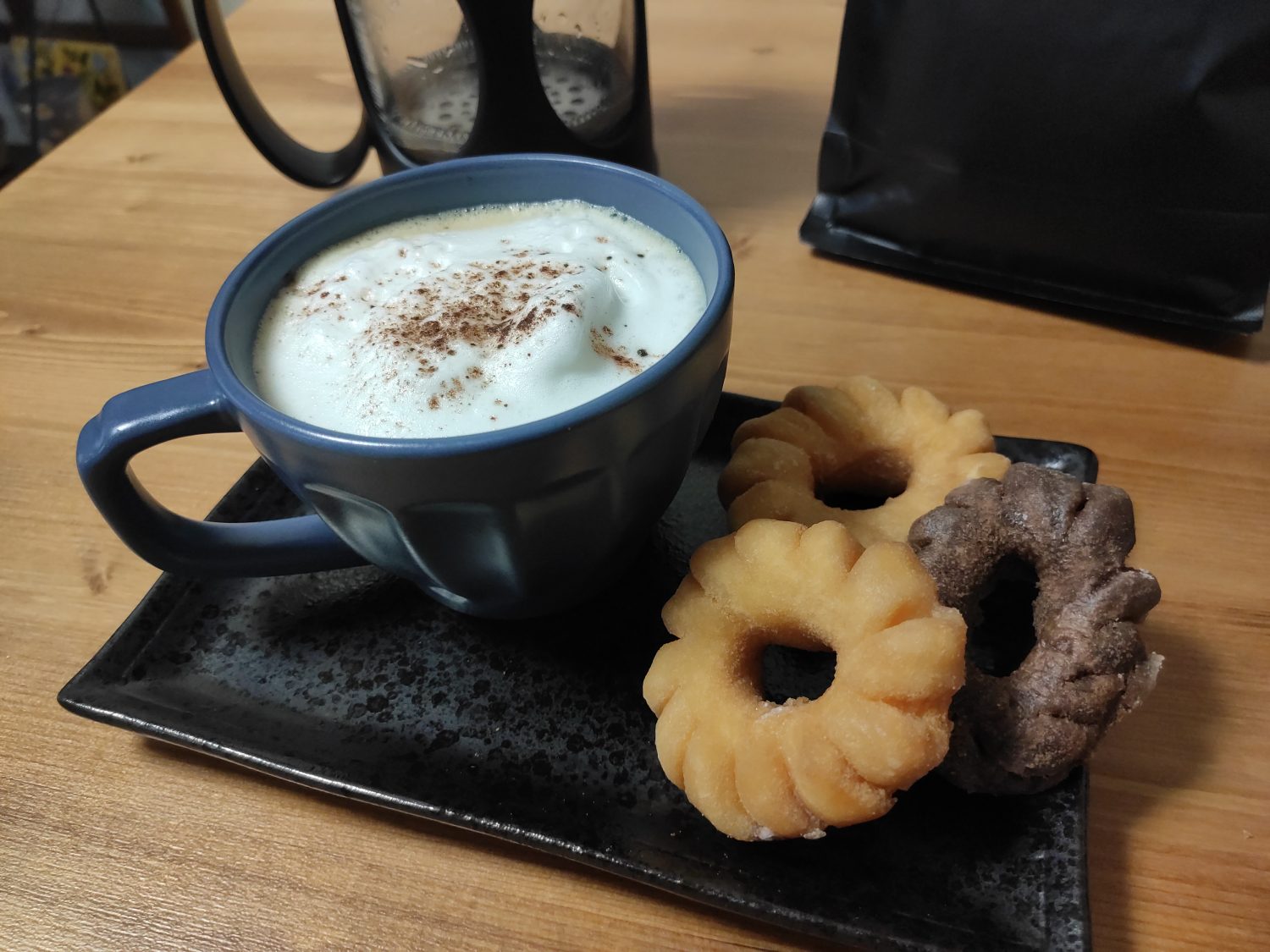 latte-and-cookies