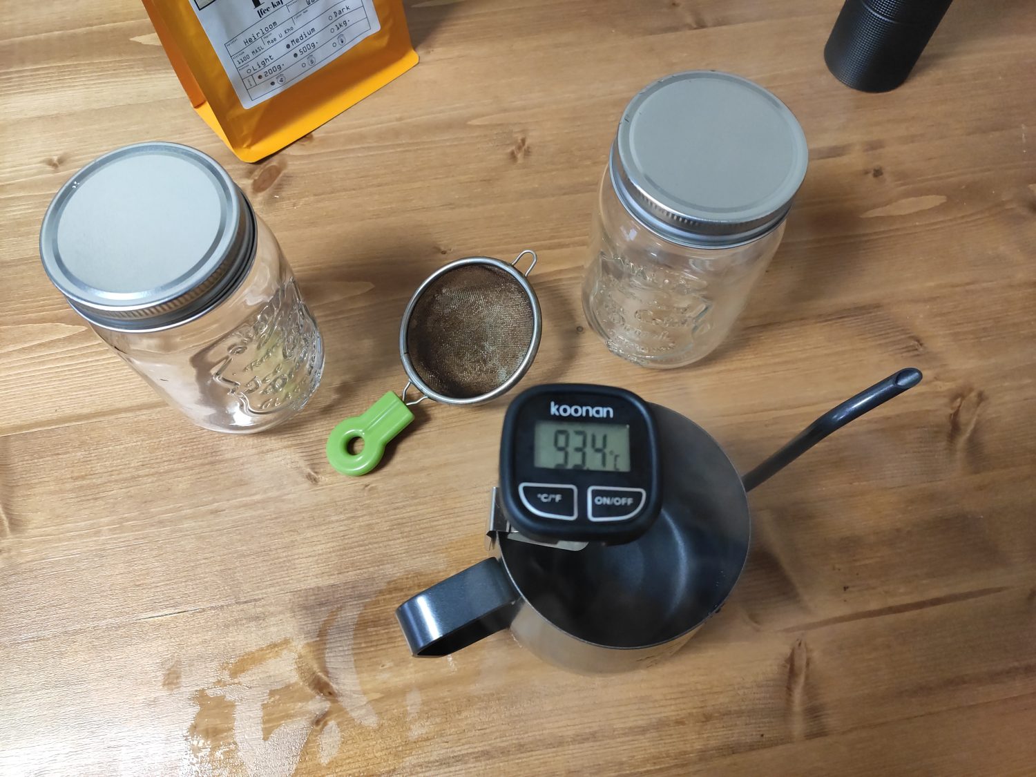 mason-jar-and-scale-for-coffee